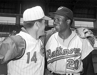 Pete Rose & Frank Robinson (AP Photo / Paul Shane)